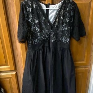 Beautiful dress with pockets.